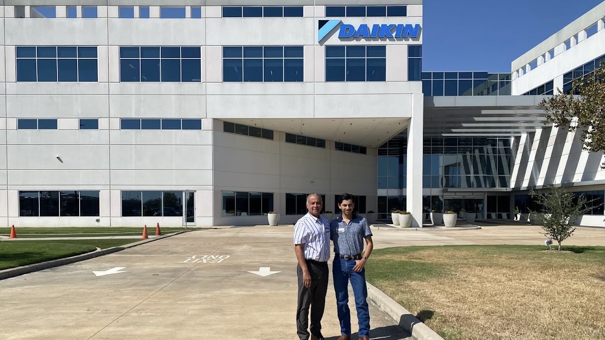 Mundo HVAC team at the Daikin headquarters
